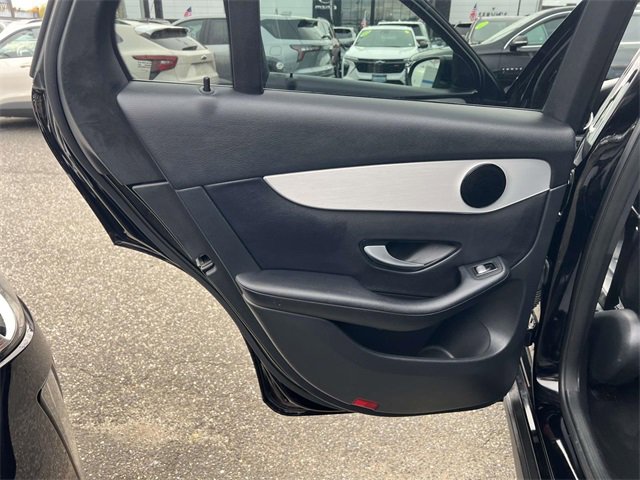 Used 2019 Mercedes-Benz GLC 300 4MATIC image 17