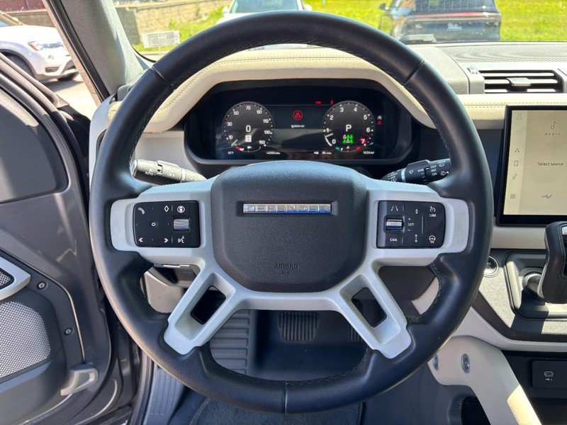 Used 2024 Land Rover Defender 130 X-Dynamic SE AWD/4WD image 19