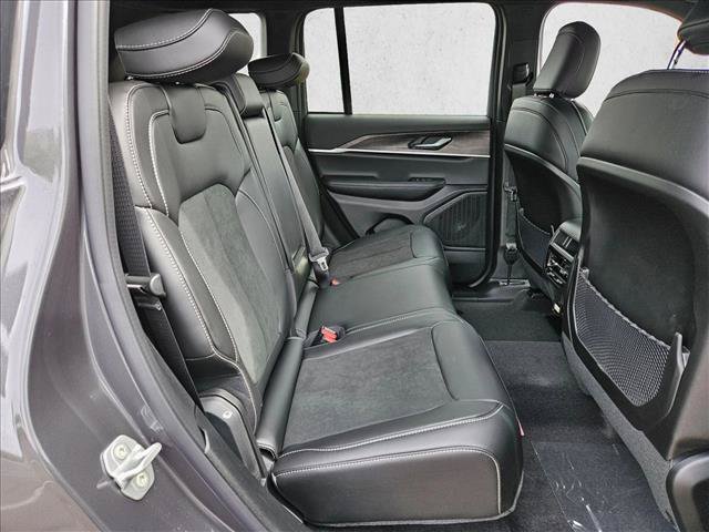 New 2026 Jeep Grand Cherokee Altitude AWD/4WD image 16