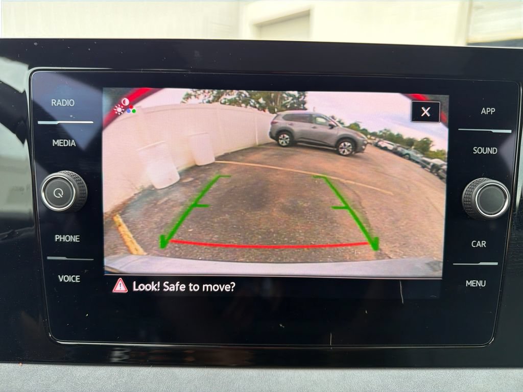 Used 2025 Volkswagen Jetta SE w/ Sunroof Package FWD image 23