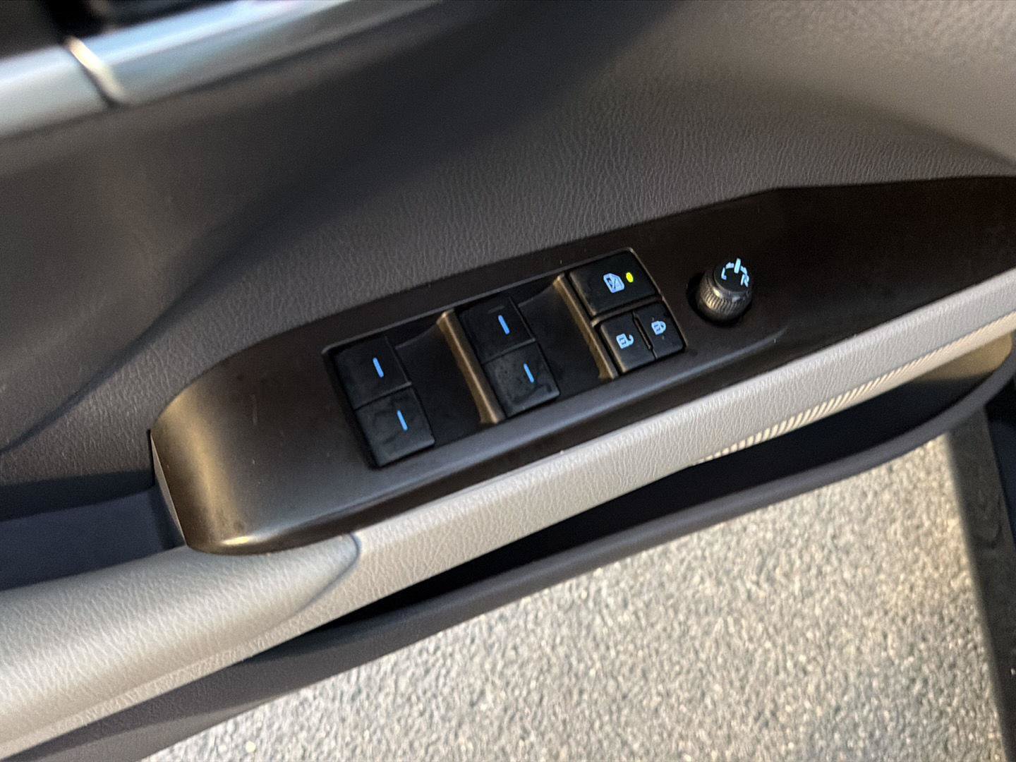 Certified 2022 Toyota Camry LE FWD image 31