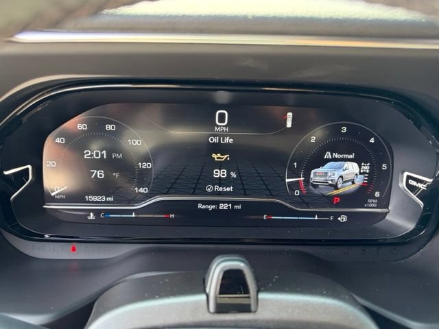 Used 2024 GMC Yukon XL Denali Ultimate AWD/4WD image 18