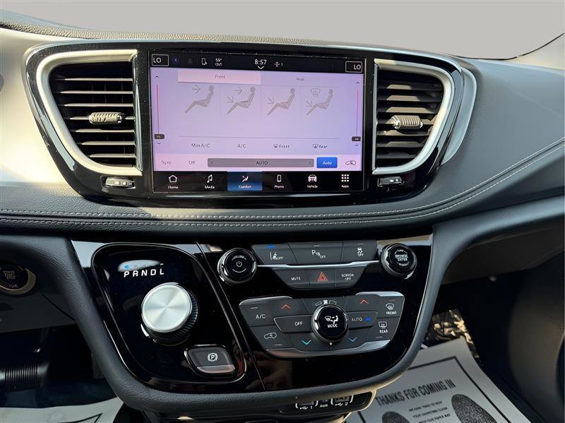 Used 2021 Chrysler Pacifica Touring w/ Uconnect Theater Family Group image 49