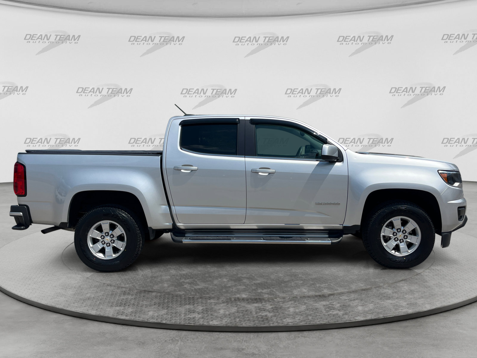 Used 2017 Chevrolet Colorado W/T w/ WT Convenience Package RWD image 8