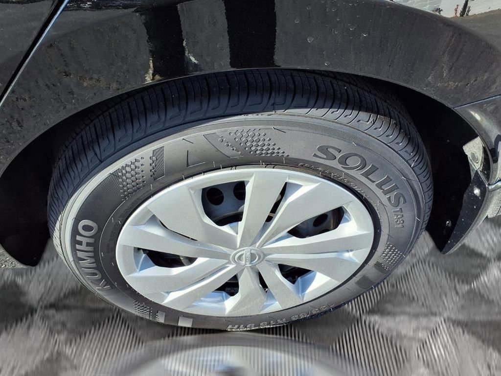 Certified 2025 Nissan Versa S w/ Trunk Package image 18