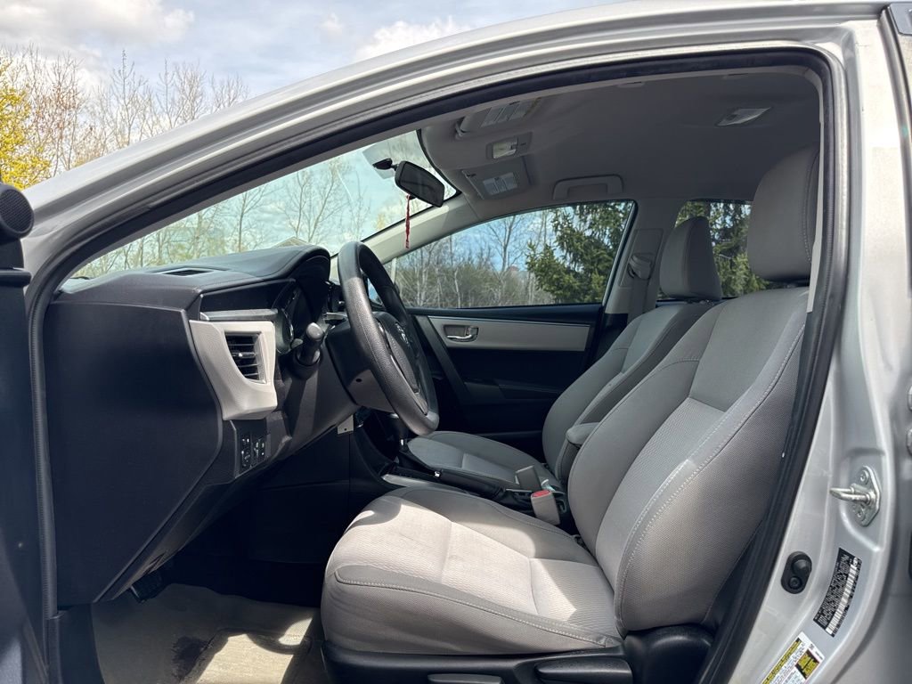 Used 2014 Toyota Corolla LE FWD image 12