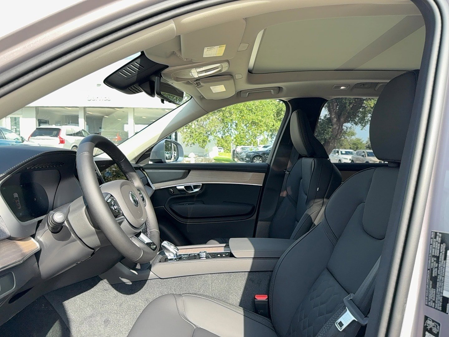 Used 2026 Volvo XC90 B6 Plus w/ Protection Package Premier AWD/4WD image 11