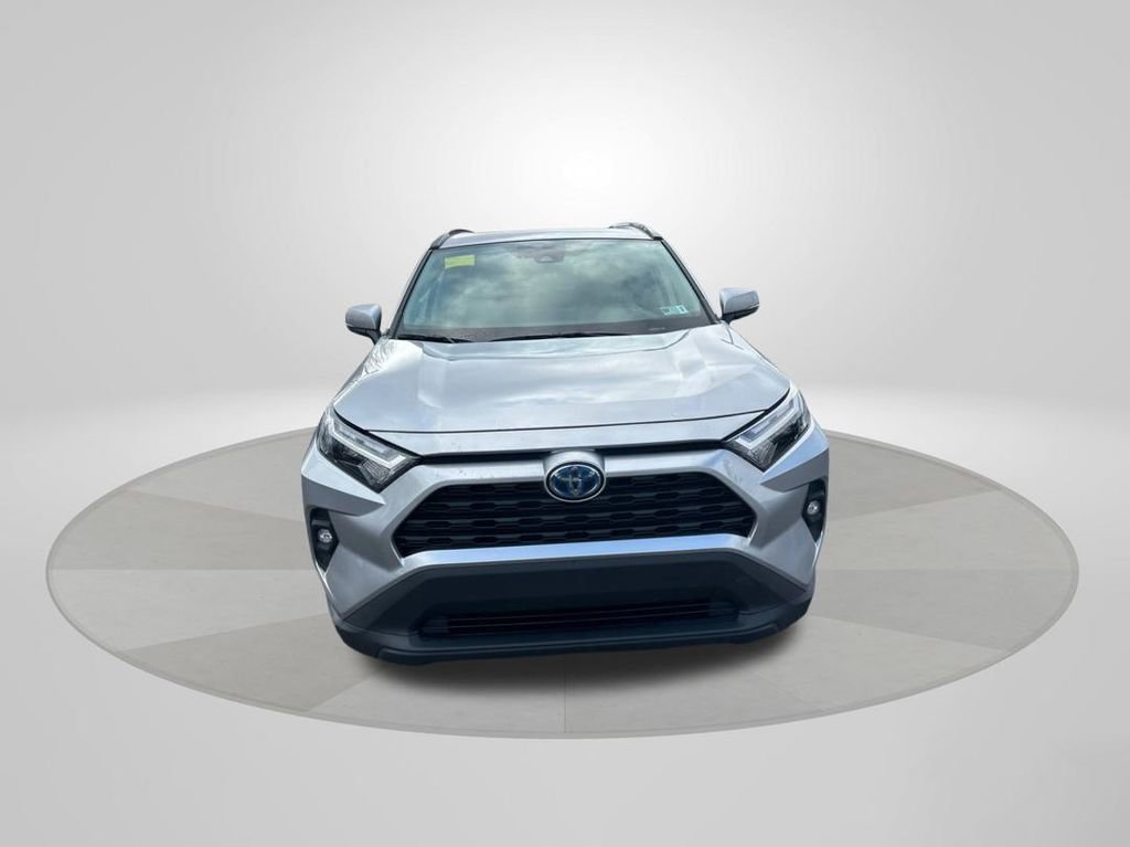 Used 2023 Toyota RAV4 XLE Premium image 2