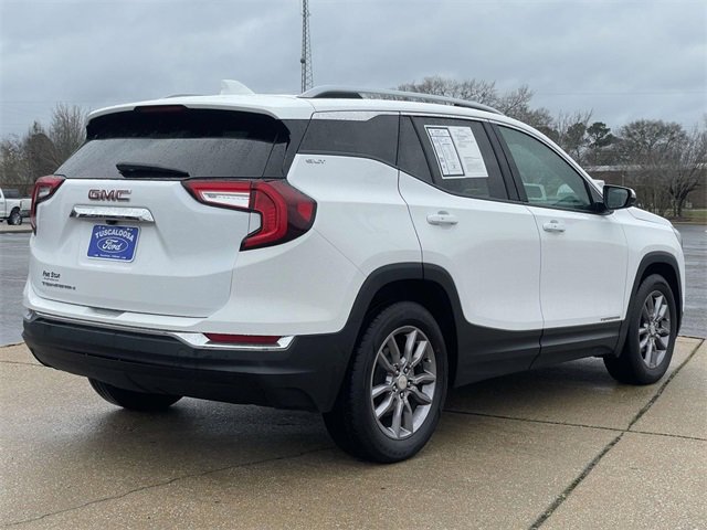 Used 2023 GMC Terrain SLT image 3