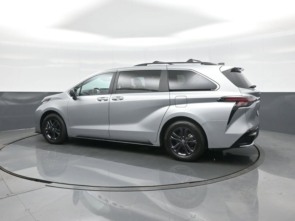Certified 2024 Toyota Sienna XSE w/ XSE Plus Package image 7