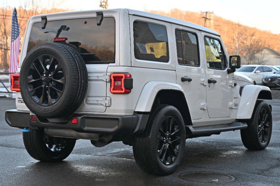 Used 2022 Jeep Wrangler Unlimited Sahara w/ Cold Weather Group image 8