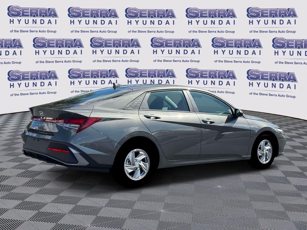 New 2026 Hyundai Elantra SE FWD image 8