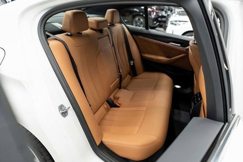 Used 2023 BMW 530i xDrive w/ Convenience Package image 11