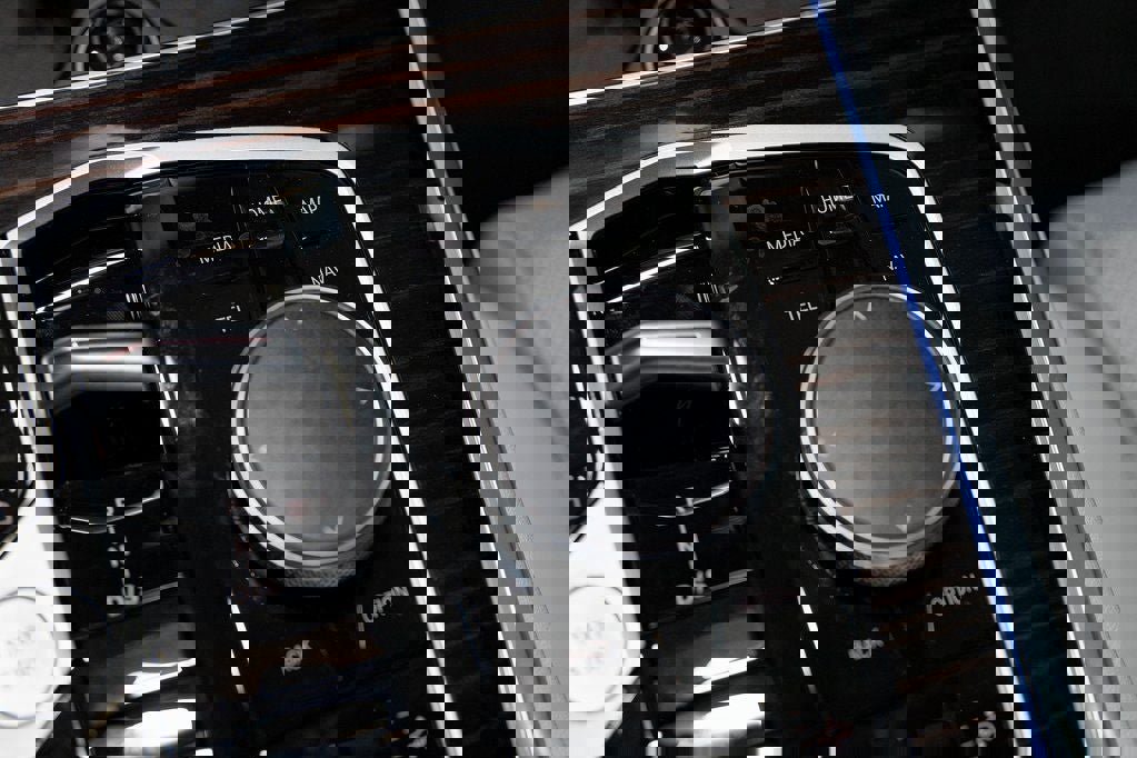 New 2026 BMW X5 xDrive50e w/ Climate Comfort Package image 24