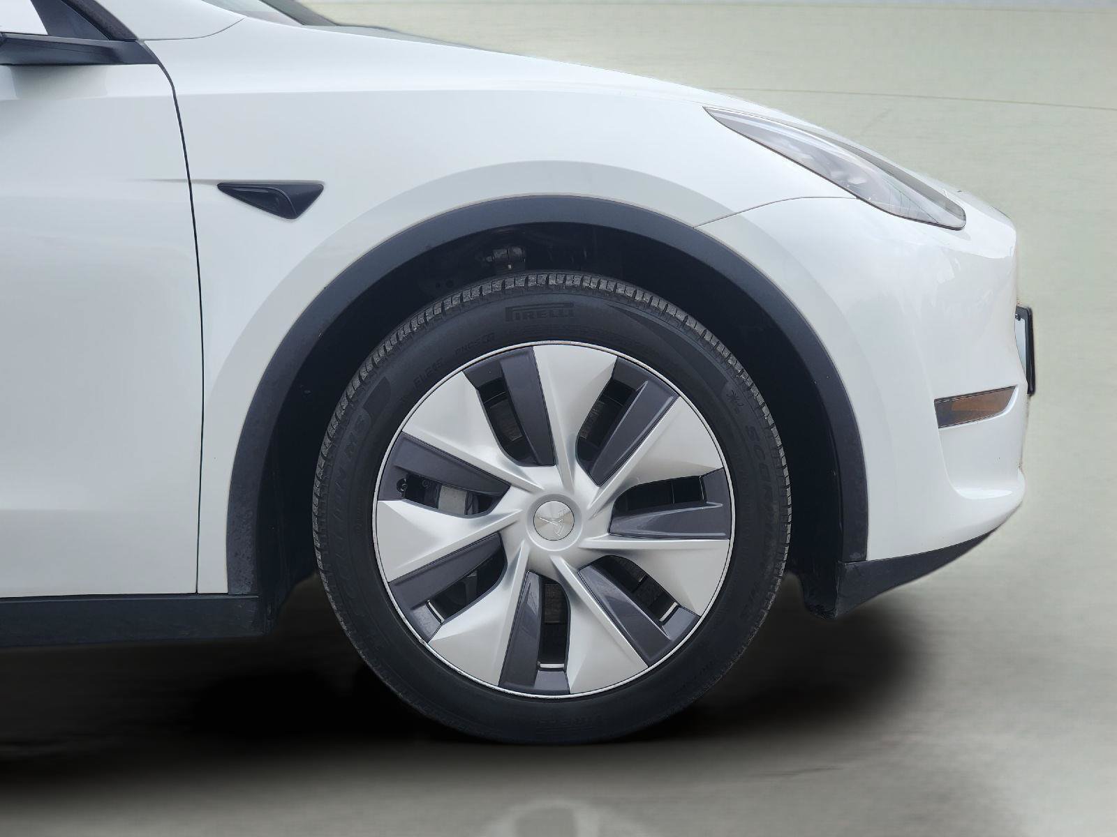 Used 2024 Tesla Model Y Long Range AWD/4WD image 9