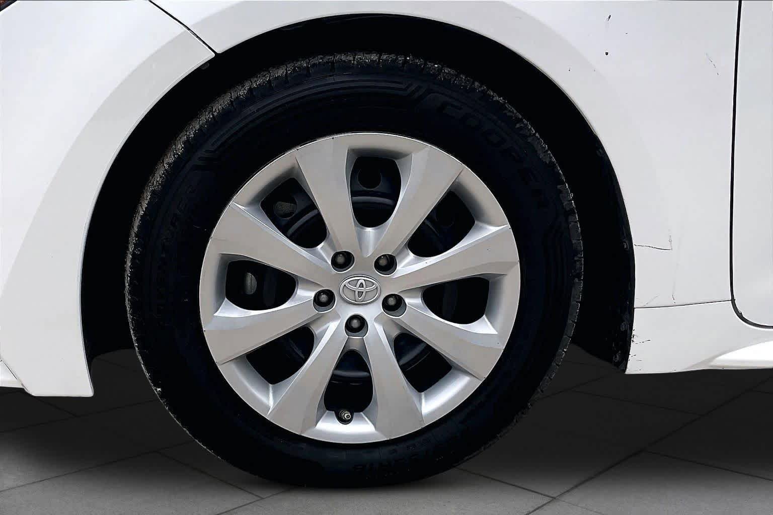 Used 2023 Toyota Corolla LE FWD image 11
