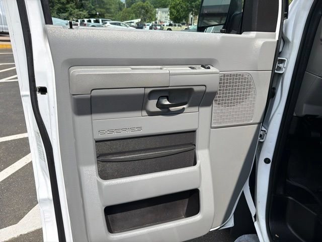 Used 2011 Ford E-250 and Econoline 250 w/ PWR Group RWD image 16