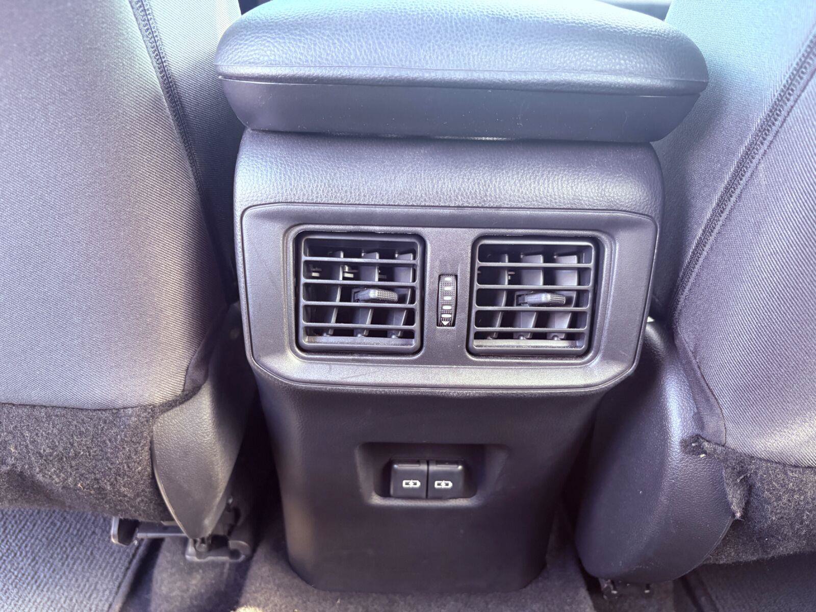 Used 2024 Toyota RAV4 XLE FWD image 20