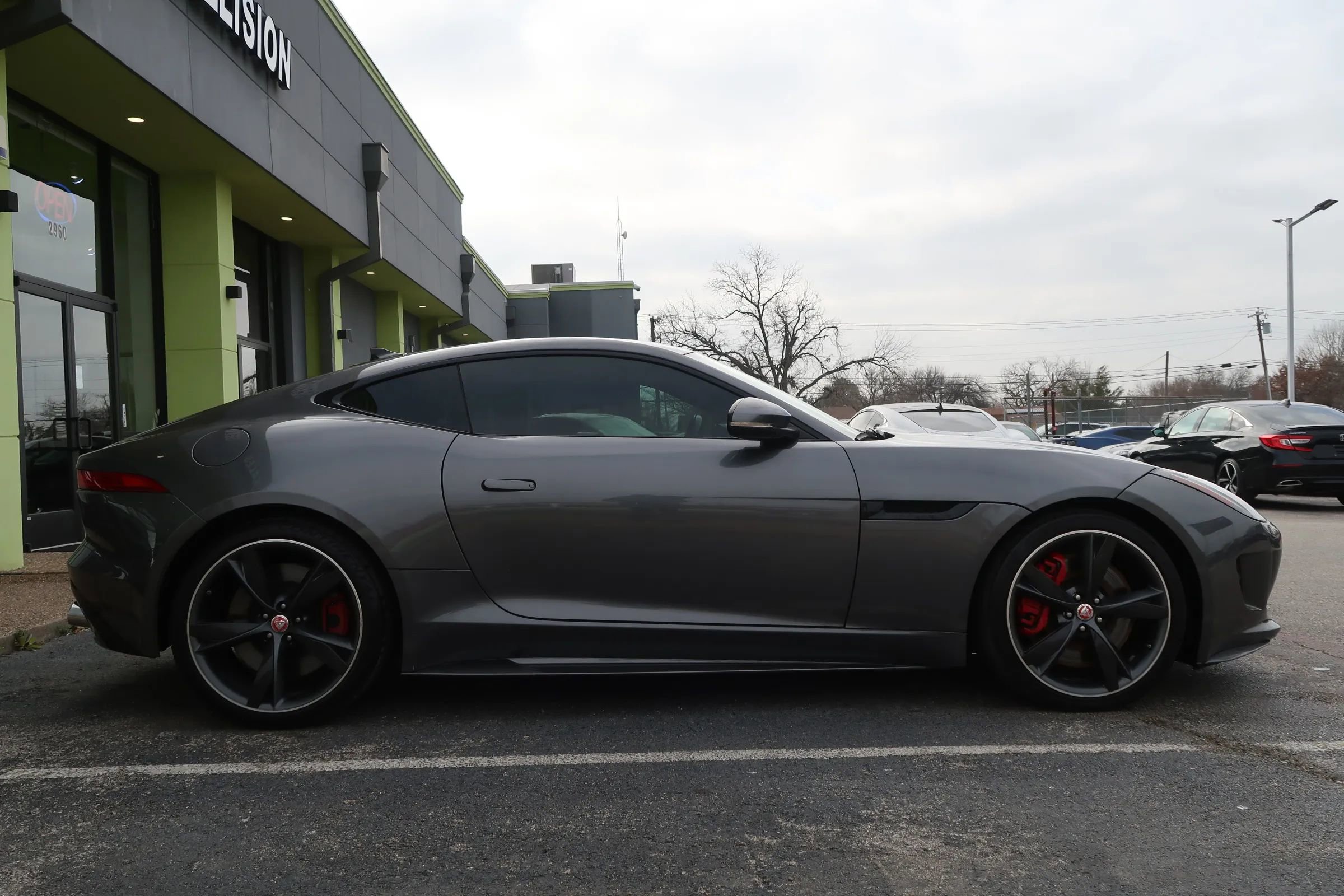 Used 2016 Jaguar F-TYPE R image 8