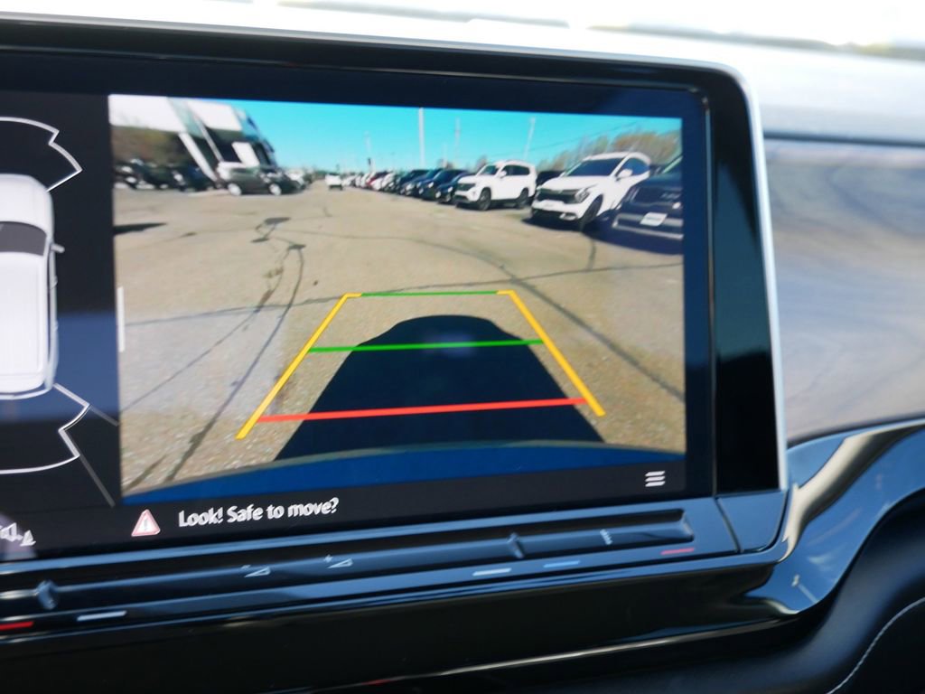 Used 2025 Volkswagen Atlas SE image 26