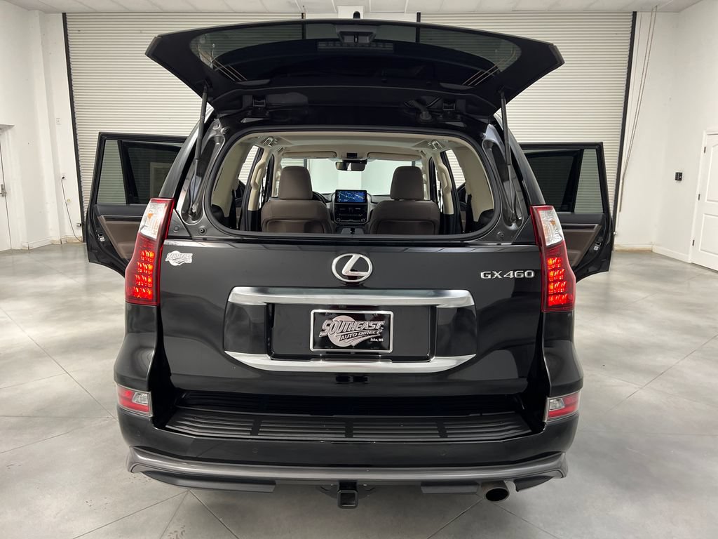 Used 2022 Lexus GX 460 Premium w/ Accessory Package AWD/4WD image 48