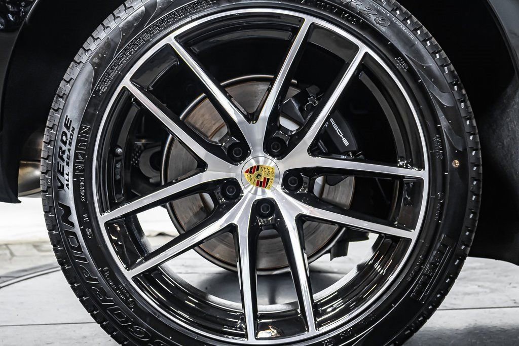 Certified 2025 Porsche Macan image 23
