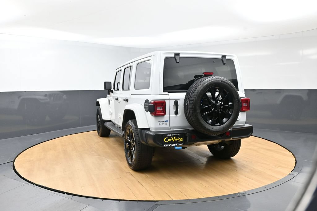 Used 2022 Jeep Wrangler Unlimited Sahara w/ Cold Weather Group AWD/4WD image 36