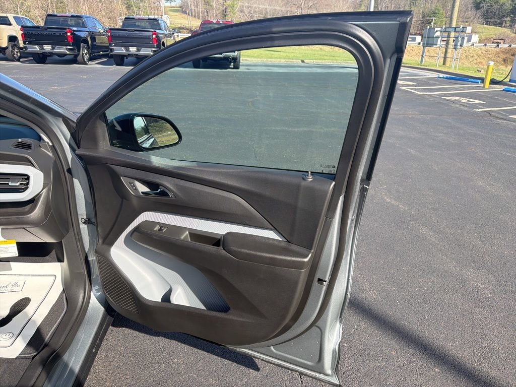 New 2027 Chevrolet Bolt LT w/ Comfort Package FWD image 38