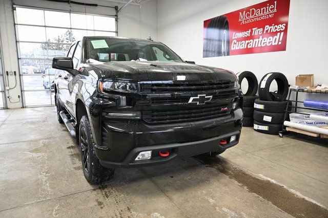 Used 2020 Chevrolet Silverado 1500 LT Trail Boss w/ Midnight Edition image 3