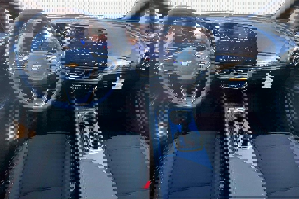 New 2026 Chevrolet Equinox EV LT w/ Comfort Package image 2