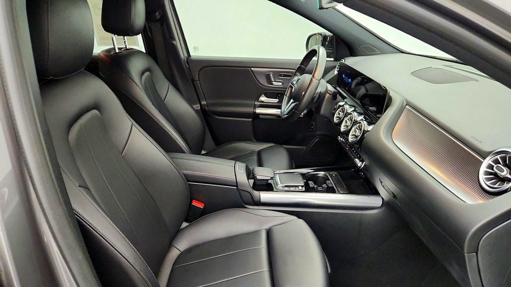 Used 2021 Mercedes-Benz GLA 250 4MATIC w/ Premium Package image 20