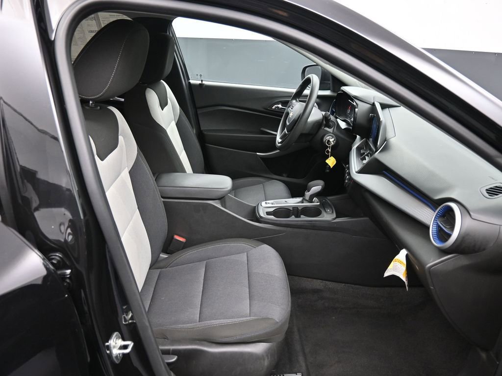 Used 2024 Chevrolet Trax LS w/ Driver Confidence Package image 24