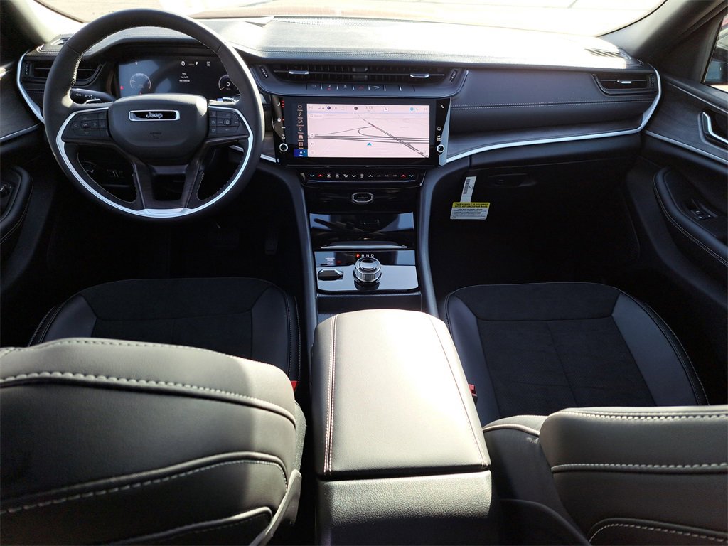 New 2026 Jeep Grand Cherokee Laredo image 12