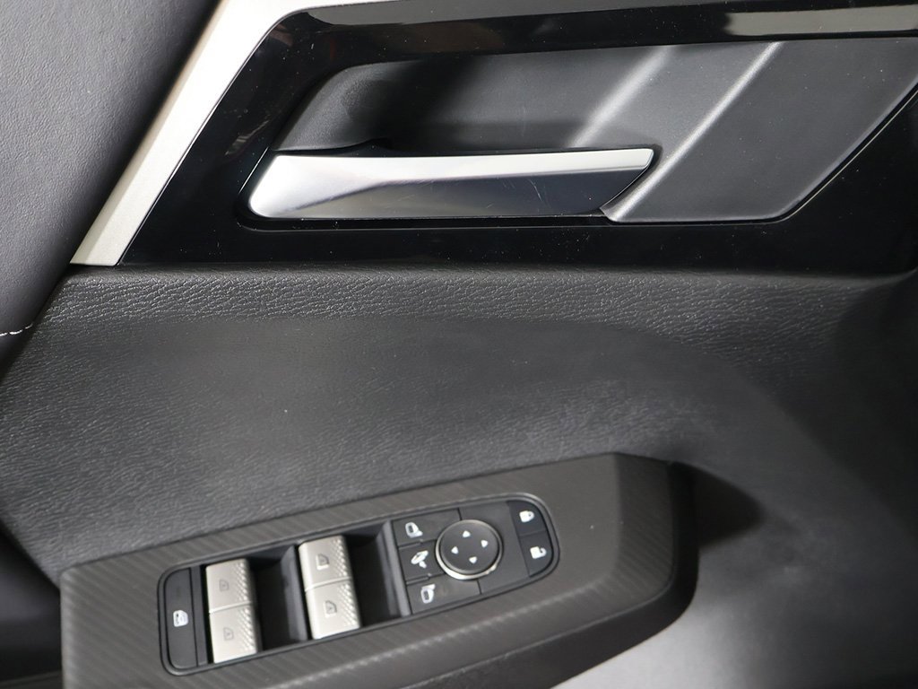 New 2025 Mitsubishi Outlander SE image 37