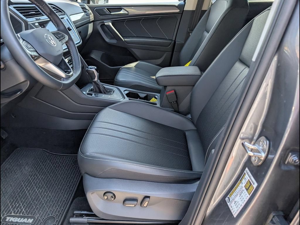 Used 2023 Volkswagen Tiguan SE FWD image 10