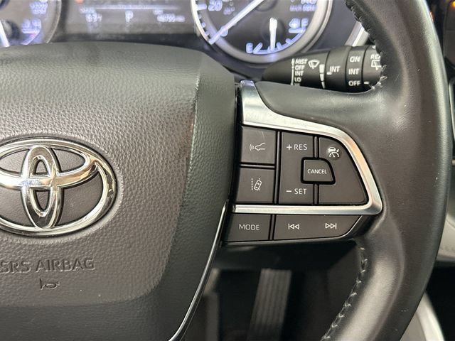 Used 2020 Toyota Highlander XLE AWD/4WD image 23