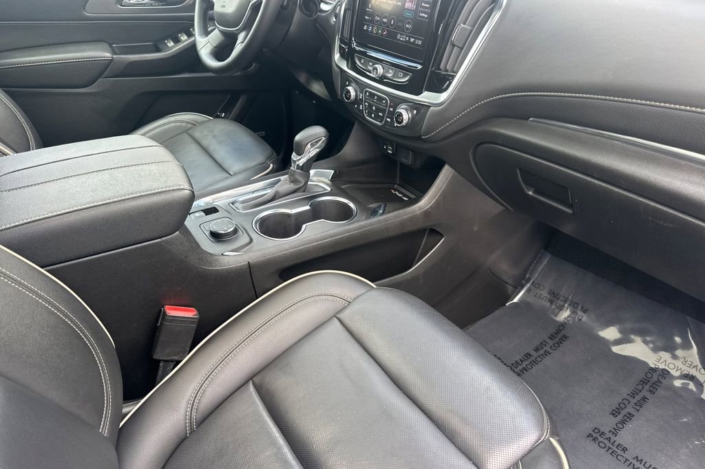 Used 2023 Chevrolet Traverse Premier w/ Redline Edition AWD/4WD image 14