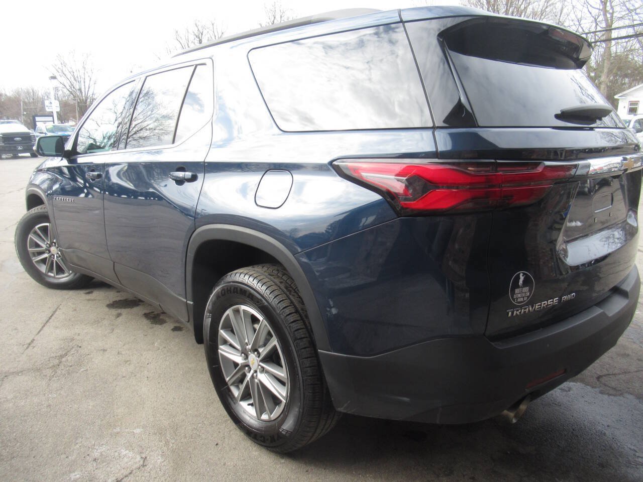 Used 2023 Chevrolet Traverse LT w/ LPO, Floor Liner Package AWD/4WD image 16