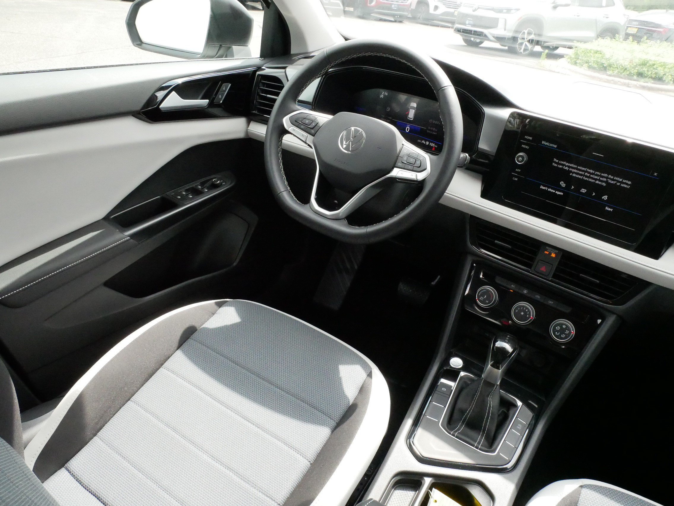 Certified 2025 Volkswagen Taos S FWD image 9