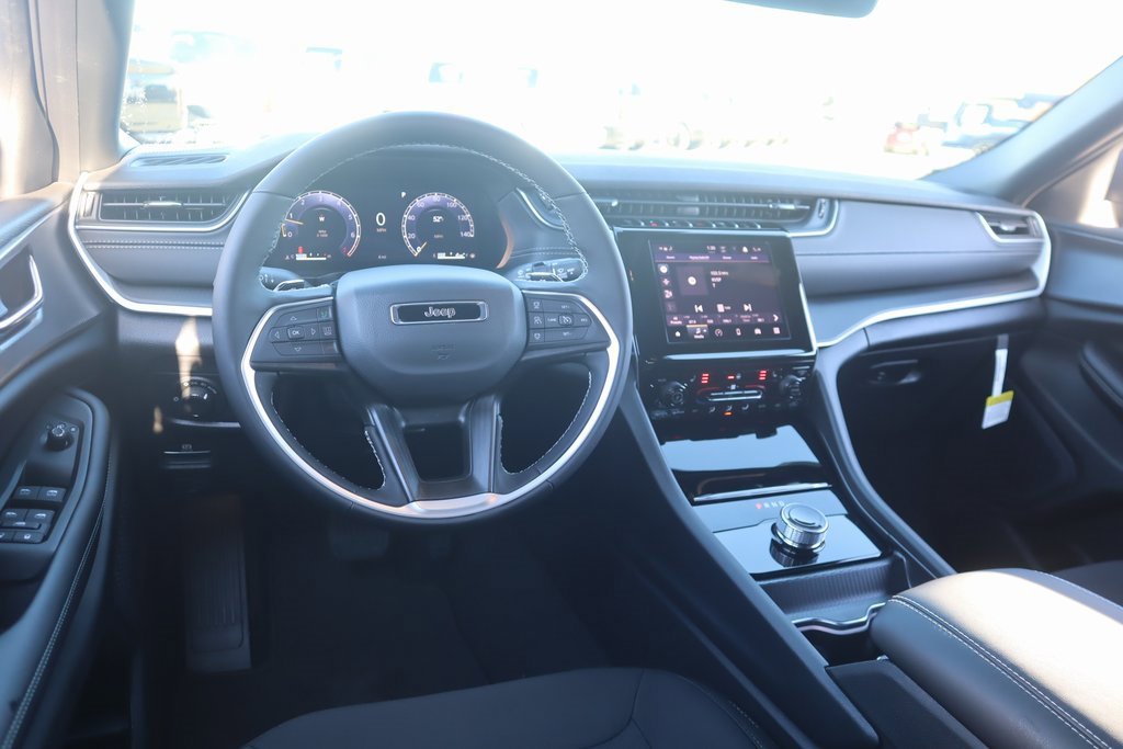 New 2025 Jeep Grand Cherokee L Laredo w/ Luxury Tech Group I image 2