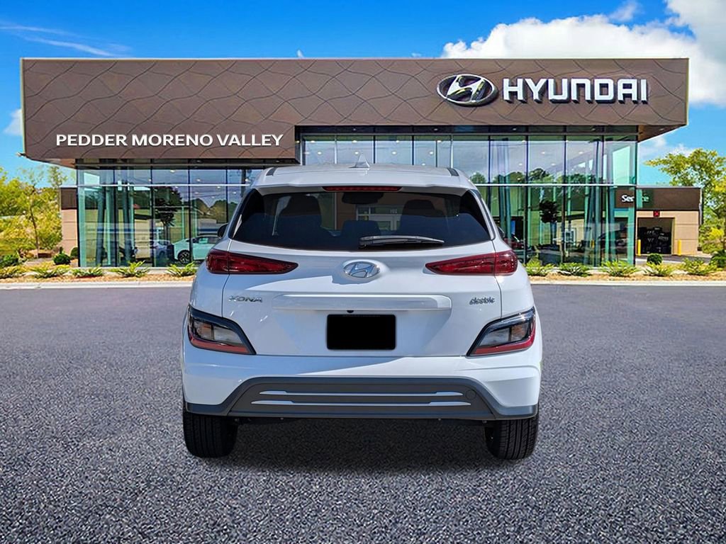 Certified 2023 Hyundai Kona SE w/ Cargo Package image 5