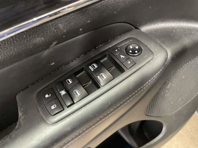 Used 2019 Jeep Grand Cherokee Overland image 12