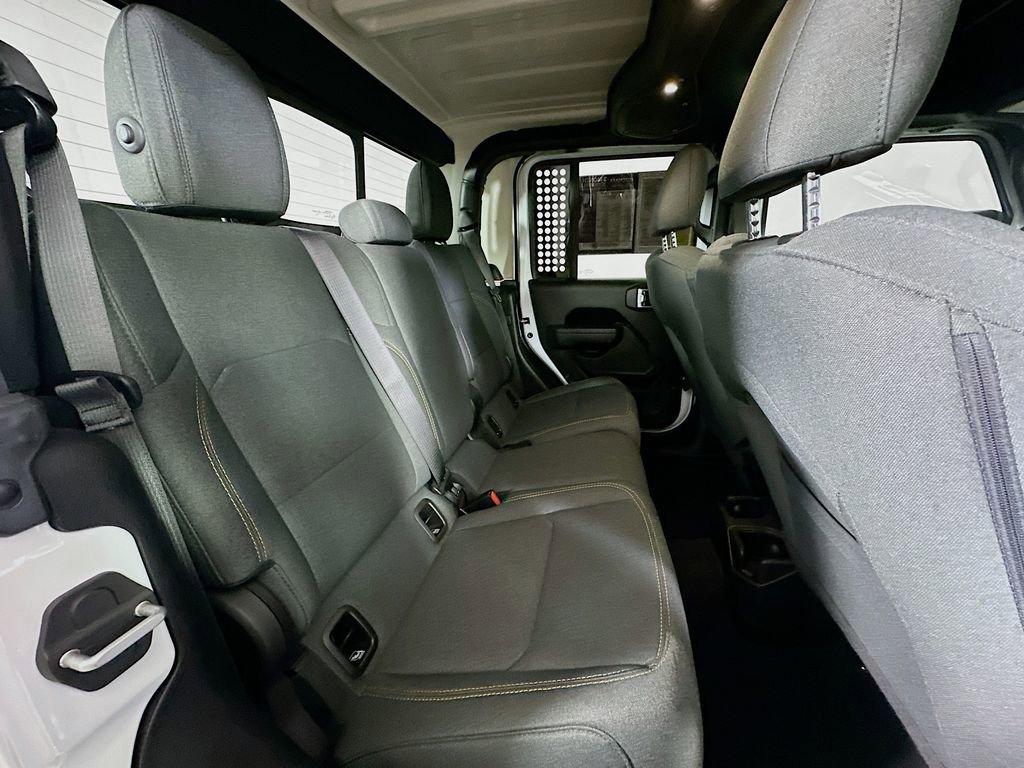 Used 2024 Jeep Gladiator Sport image 11