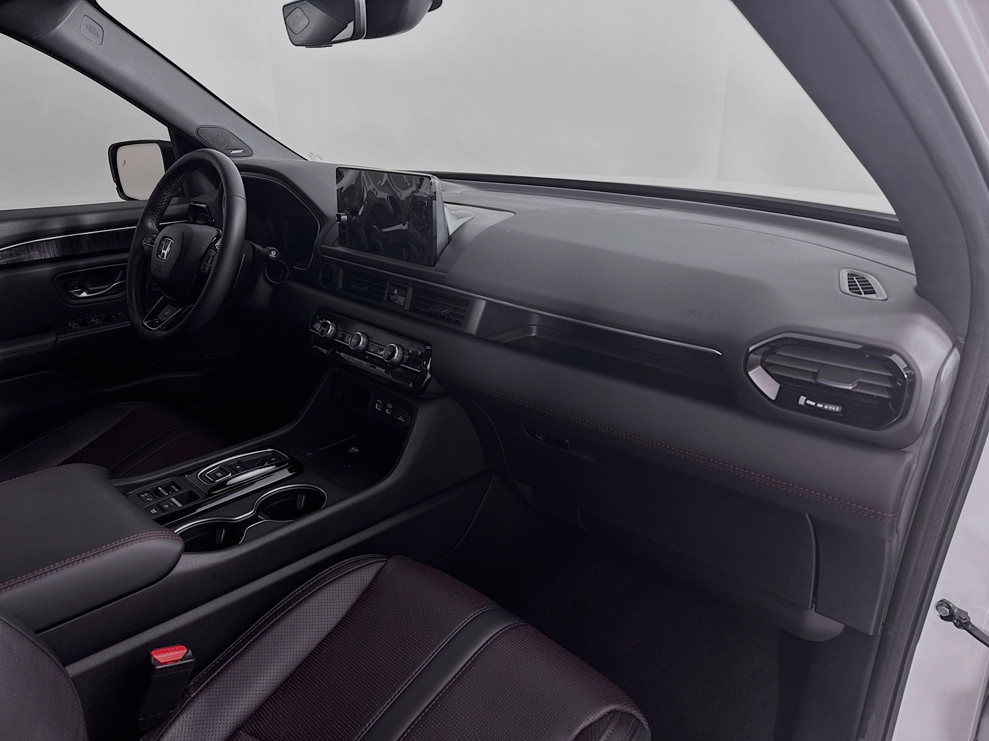 Certified 2025 Honda Pilot Black Edition image 32