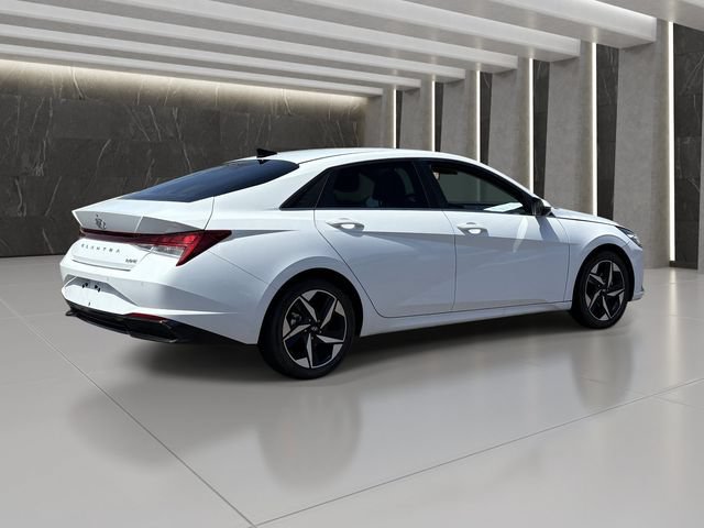 Used 2023 Hyundai Elantra Limited FWD image 6