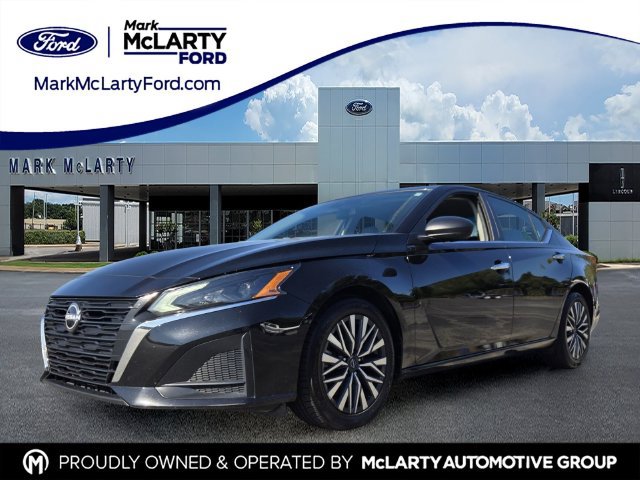 Used 2024 Nissan Altima 2.5 SV