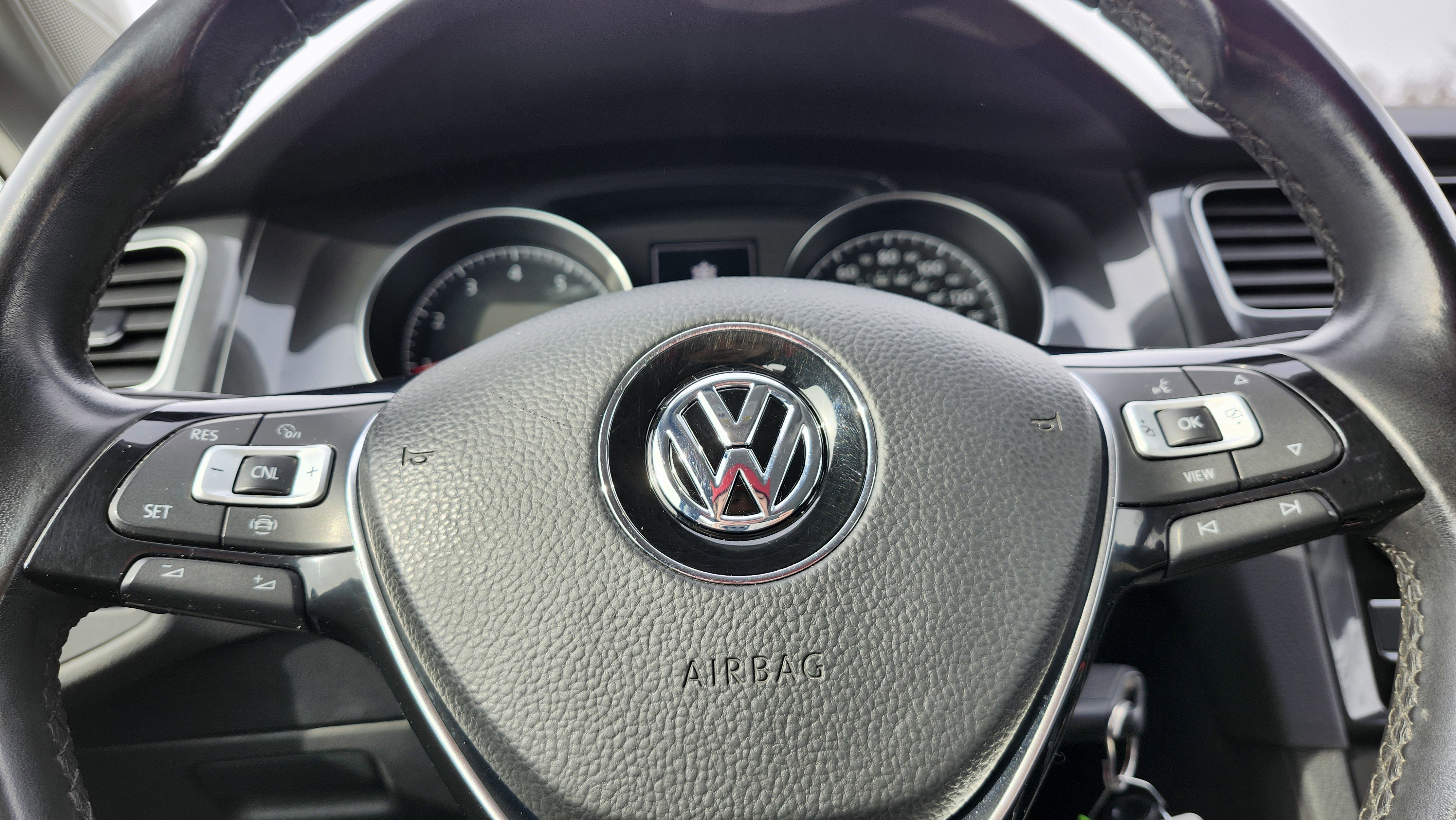 Used 2019 Volkswagen Golf S w/ Driver Assistance Package image 23