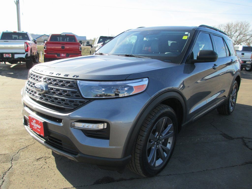 Used 2021 Ford Explorer XLT w/ Equipment Group 202A image 10