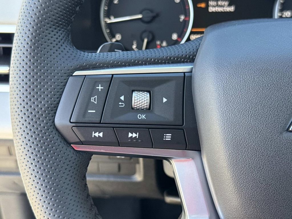 New 2026 Mitsubishi Outlander SE image 38