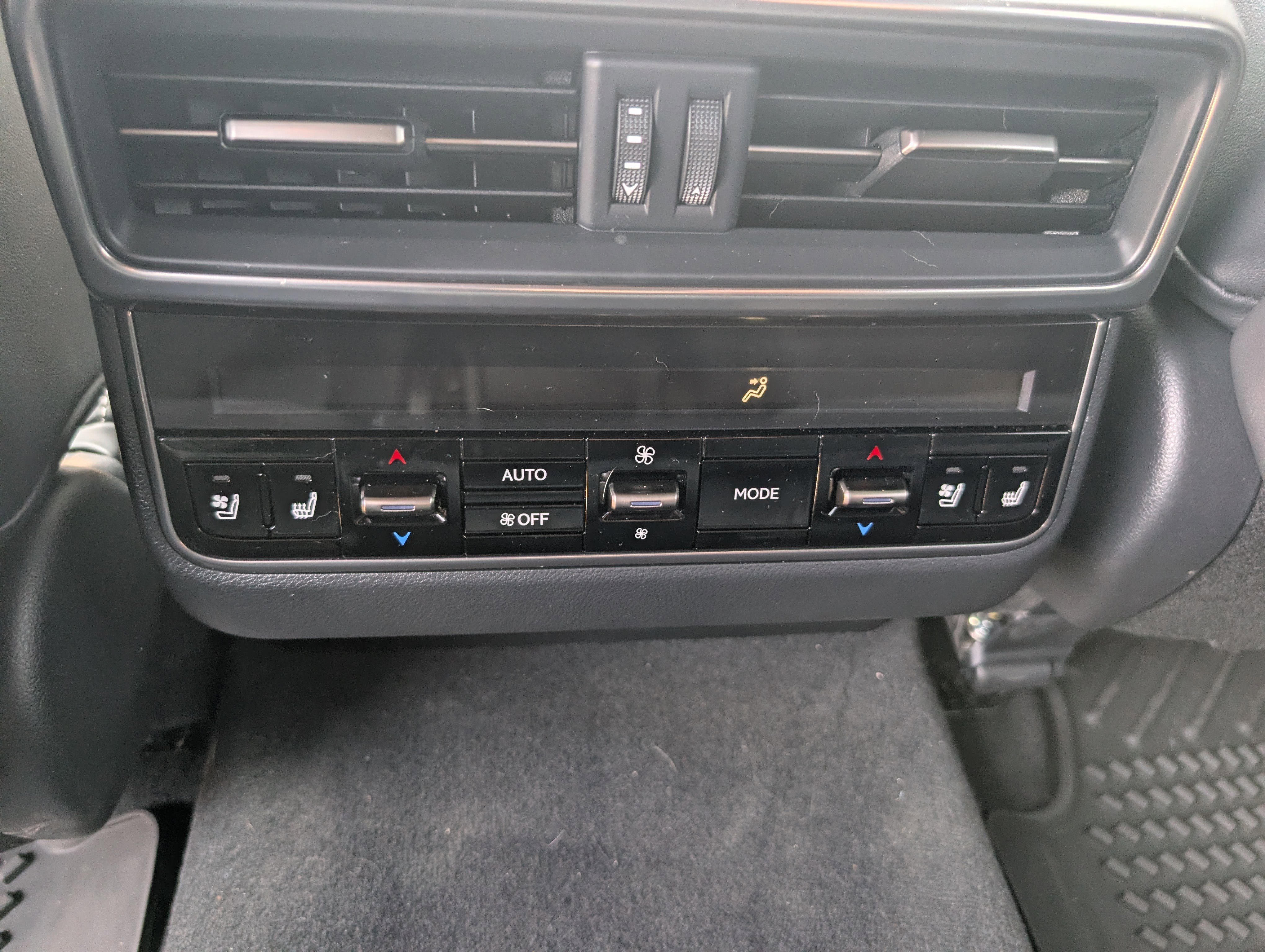 Used 2025 Lexus LX 600 4WD w/ Appearance Package image 17